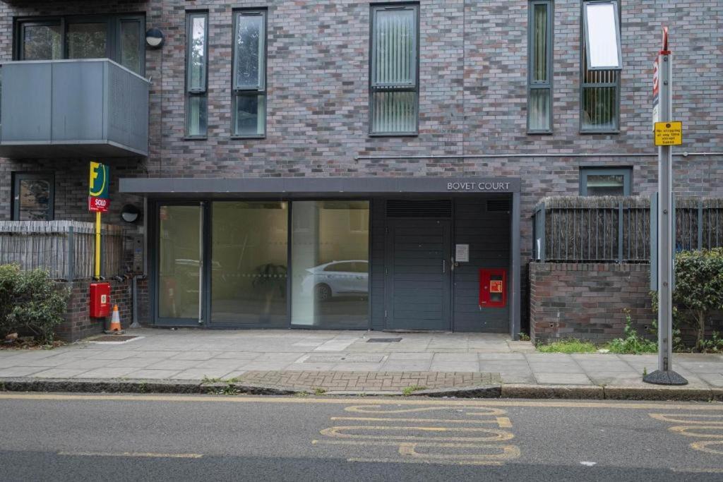 Modern 3-bedroom, 1-bathroom In East Londra