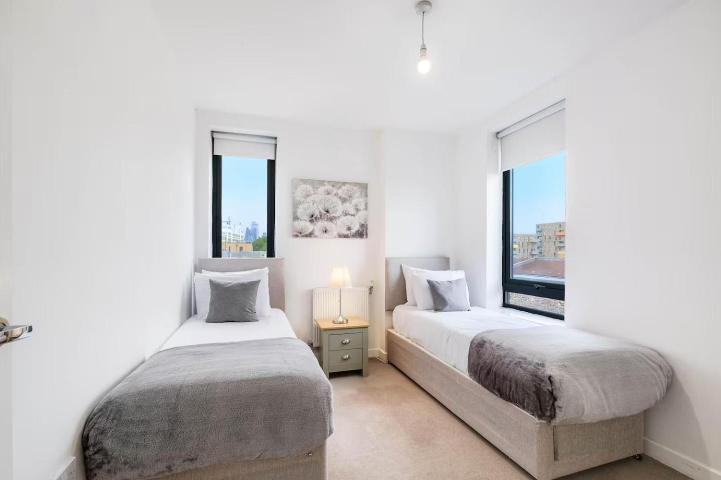 Modern 3-bedroom, 1-bathroom In East * Londra
