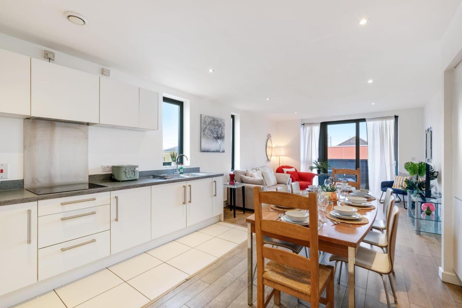 Modern 3-bedroom, 1-bathroom In East Appartamento